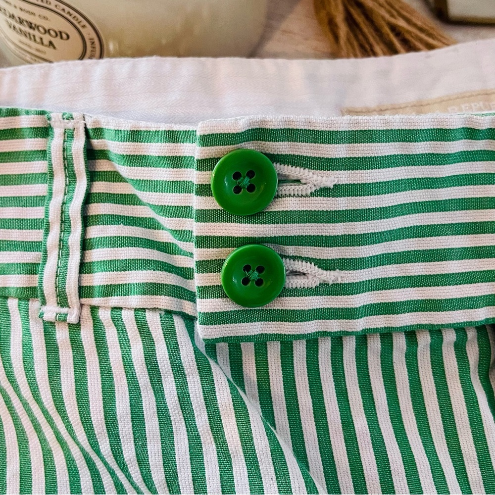 BANANA REPUBLIC Ryan Green White Pinstriped Button Short With Belt Loops Size 12 - Picture 8 of 10